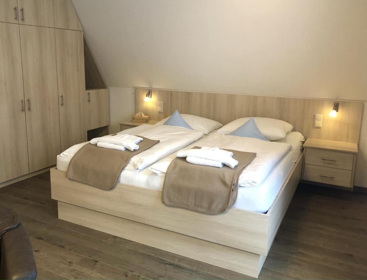 Gruenblau Relax Pension & Apartments 罗斯托克 外观 照片