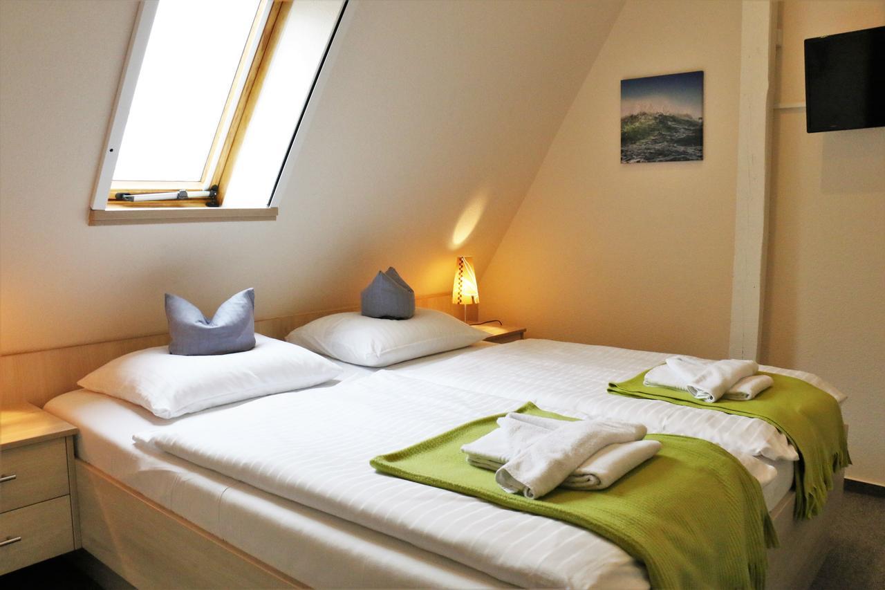 Gruenblau Relax Pension & Apartments 罗斯托克 外观 照片