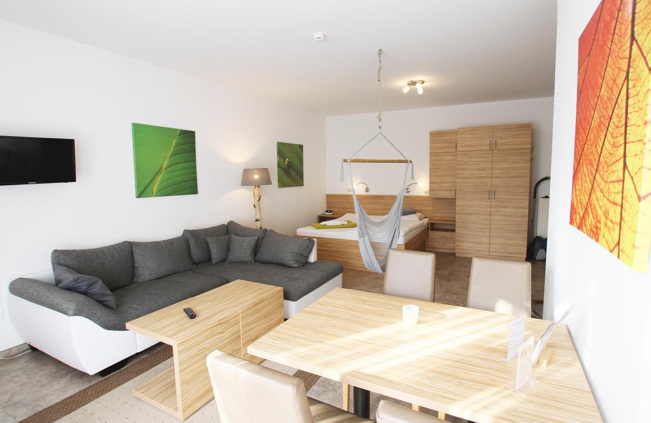 Gruenblau Relax Pension & Apartments 罗斯托克 外观 照片